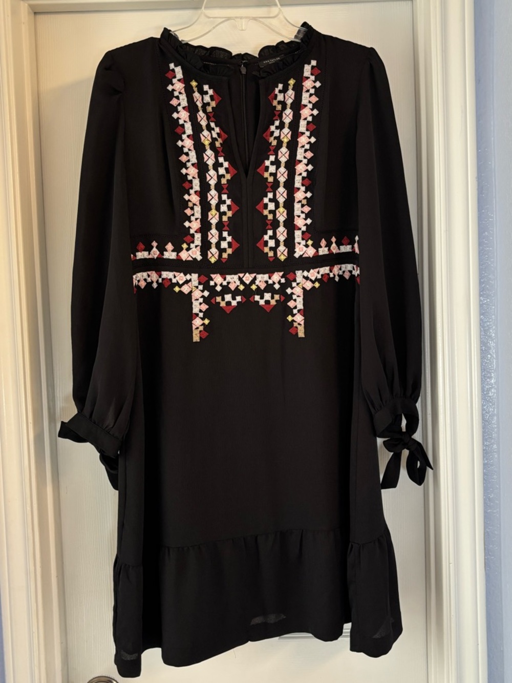 Ann Taylor Black Long Sleeve Embroidered Shift Dress